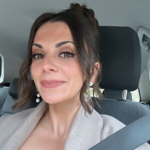 Meet your Posher, Raquel